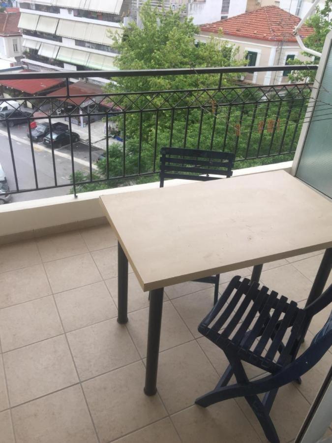 לריסה Studio By The Train Station 2 מראה חיצוני תמונה